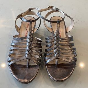 Gorgeous metallic wedge summer sandal size 9!